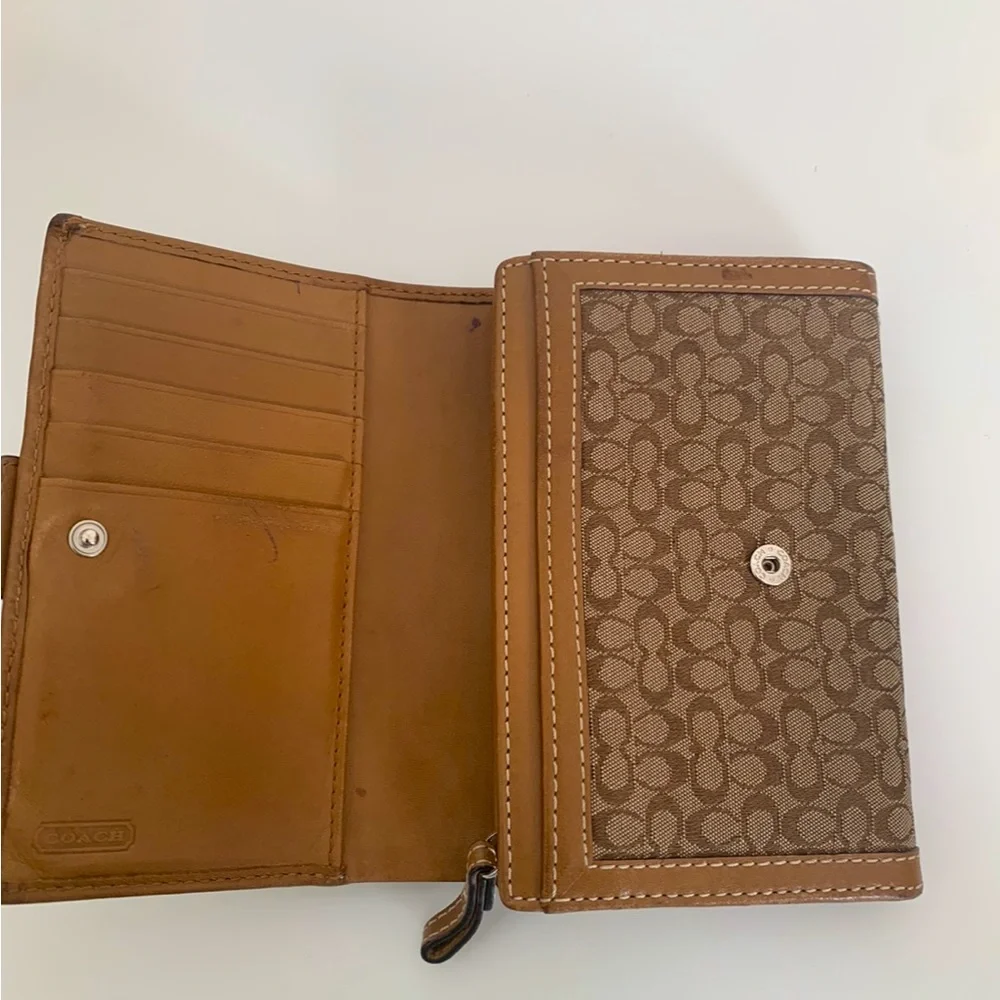 Coach Signature Shoulder Bag and Wallet - Picture 8 of 13